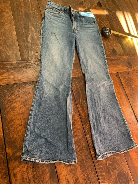Denim - Classic Levi 70’s high rise Women's Flared Jeans - Light Blue Denim, like new